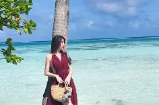 内娱男星‘绅士人设’崩塌剧组揩油被全网封禁！
