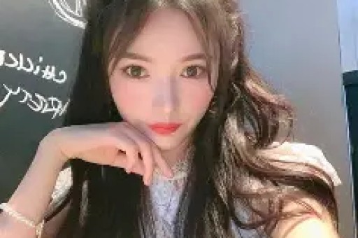 杨洋吃瓜引爆网络！明星私生活背后的吃瓜文化现象